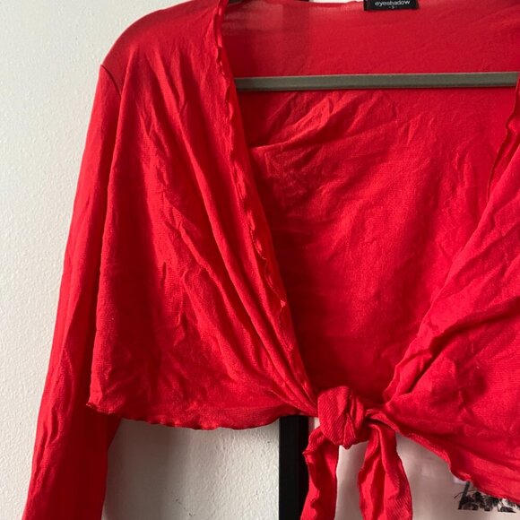 Eyeshadow | EUC Tie Front Long Sleeve Crop Top in Red Size Small - Picture 3 of 7